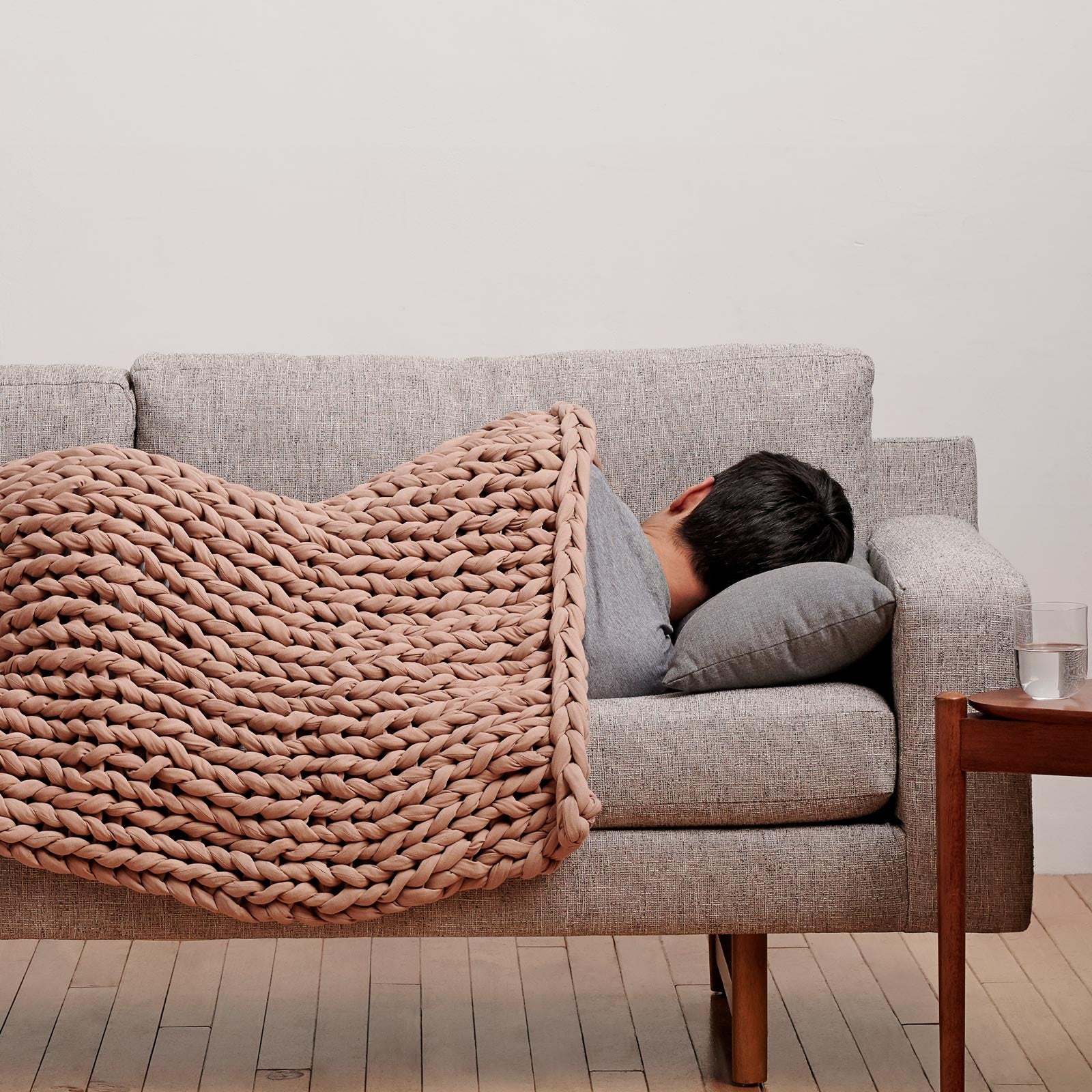 Living With Chronic Pain? A Weighted Blanket Could Be A Game-Changer.