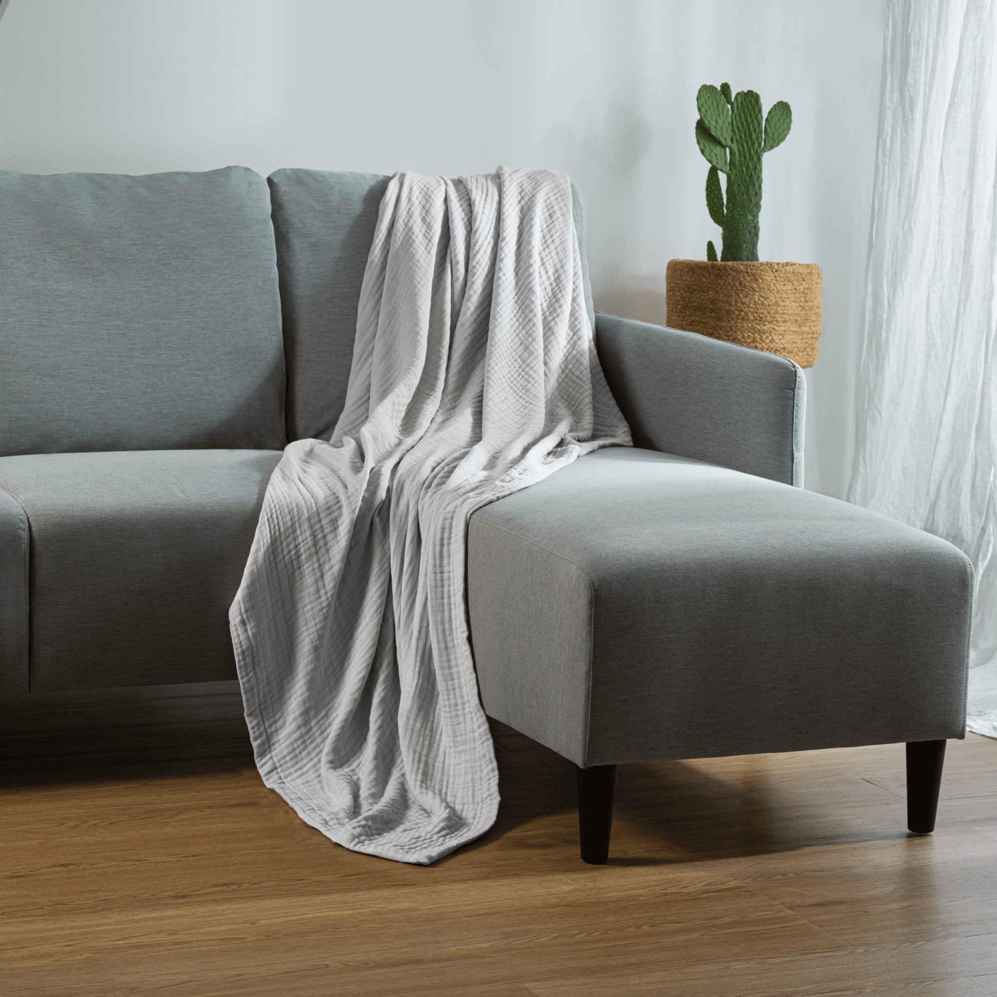14 Tips For How To Put A Throw Blanket On Your Bed