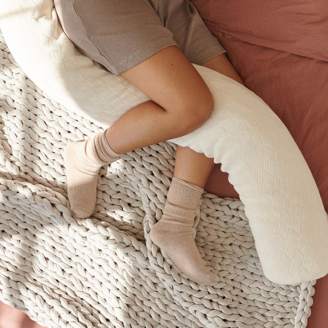 bearaby pillows between knees