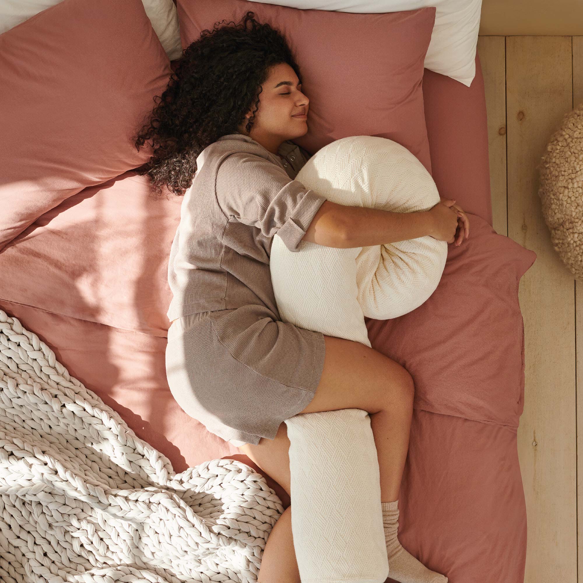 Sleeping with Pillow Between Your Legs: Benefits, How to Do It
