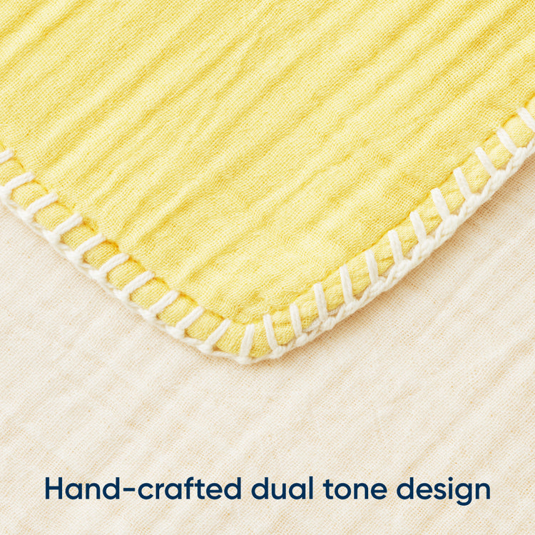 bearaby double tone lemon icing muslin blanket closeup image